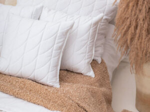 ALMOHADA CAHMERE GOLD